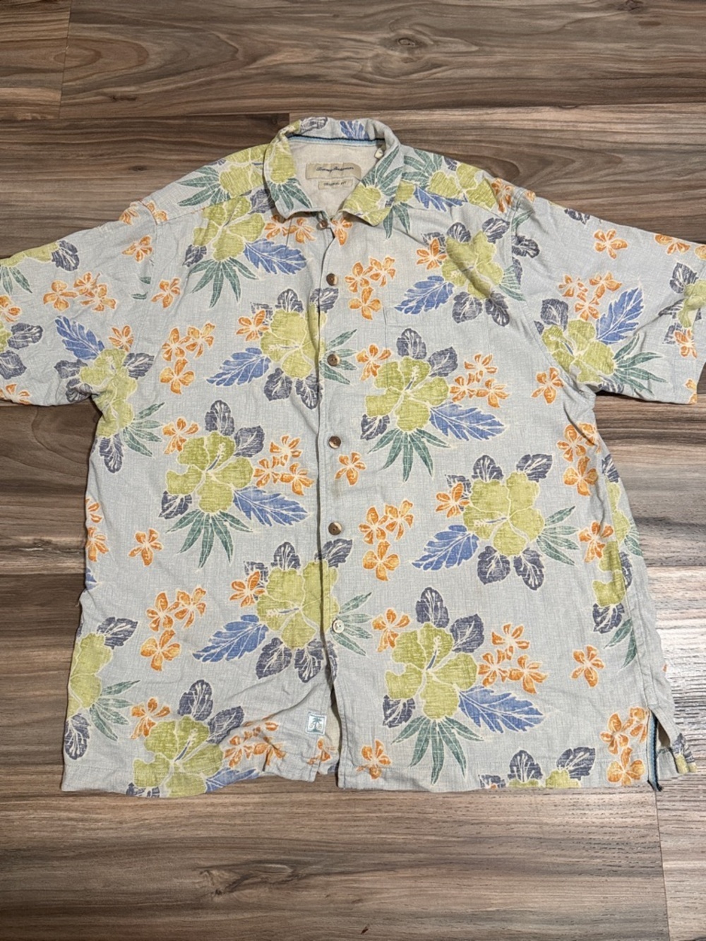 Vtg. Tommy Bahama Hawaiian Shirt Mens L 100% Silk Hibiscus Palm Fronds Tropical